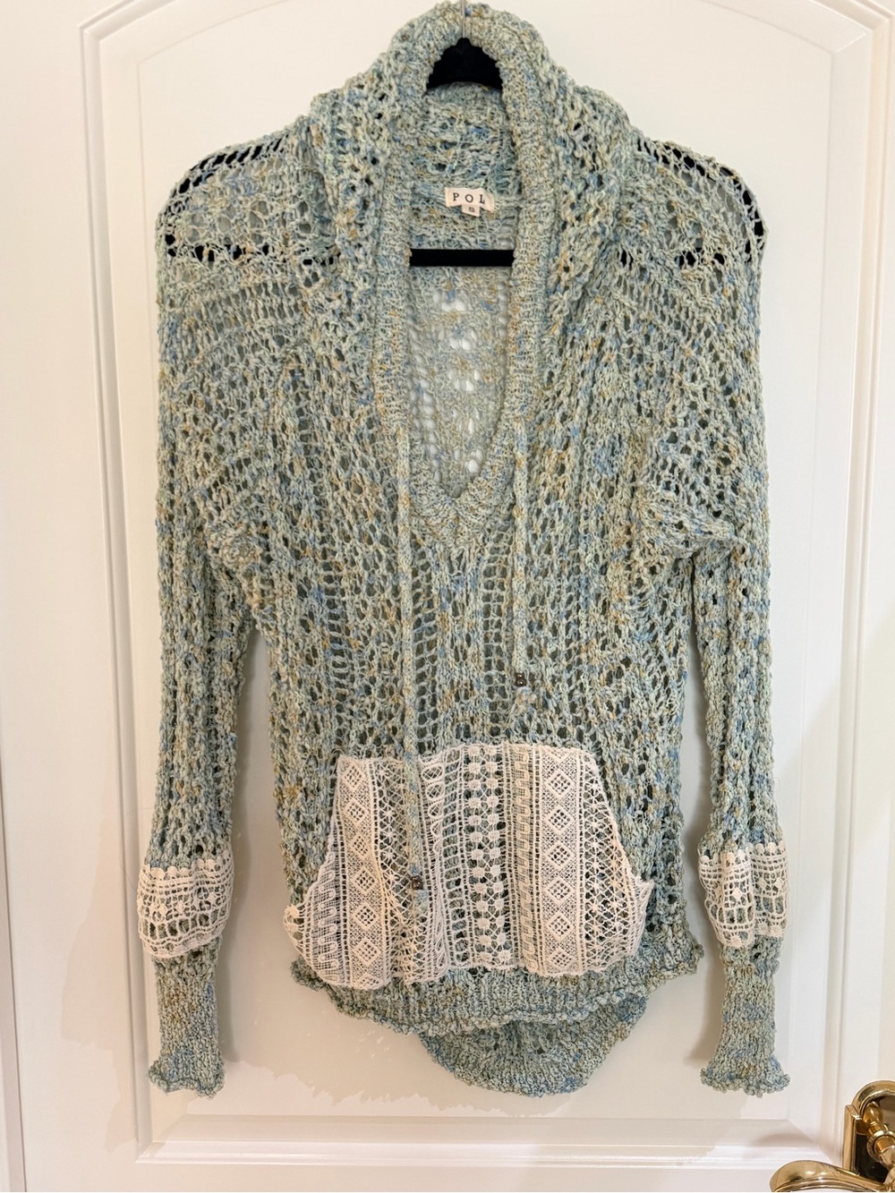 POL Light Blue Open-Knit V-Neck Sweater with Cream Lace Pocket